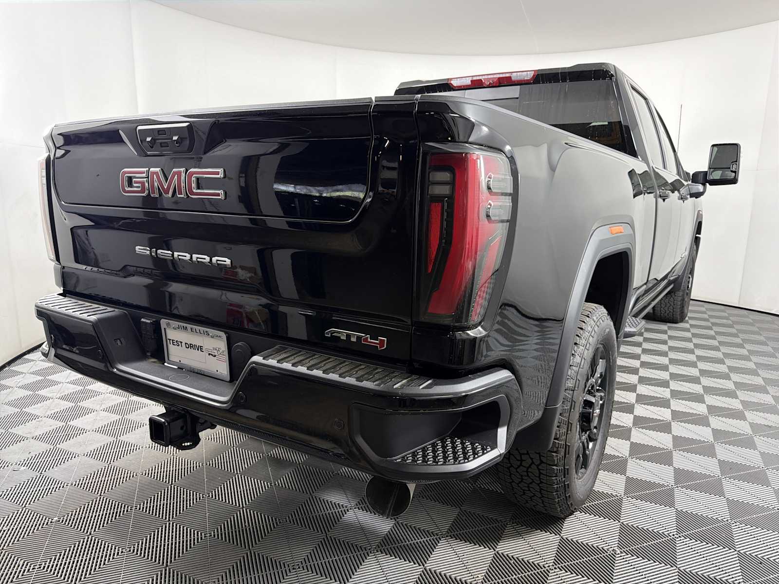 View vehicle photo 7