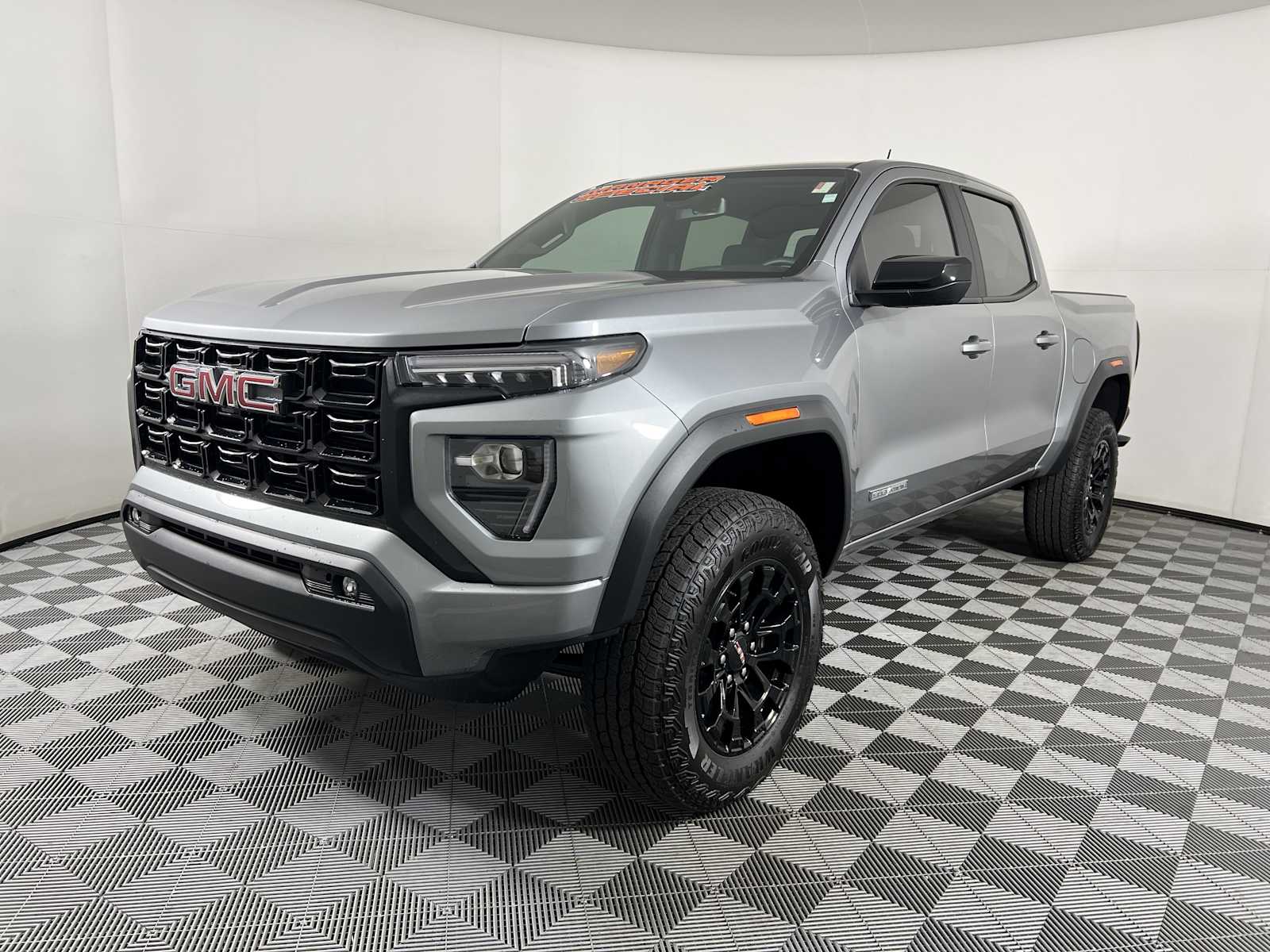 View vehicle photo 3