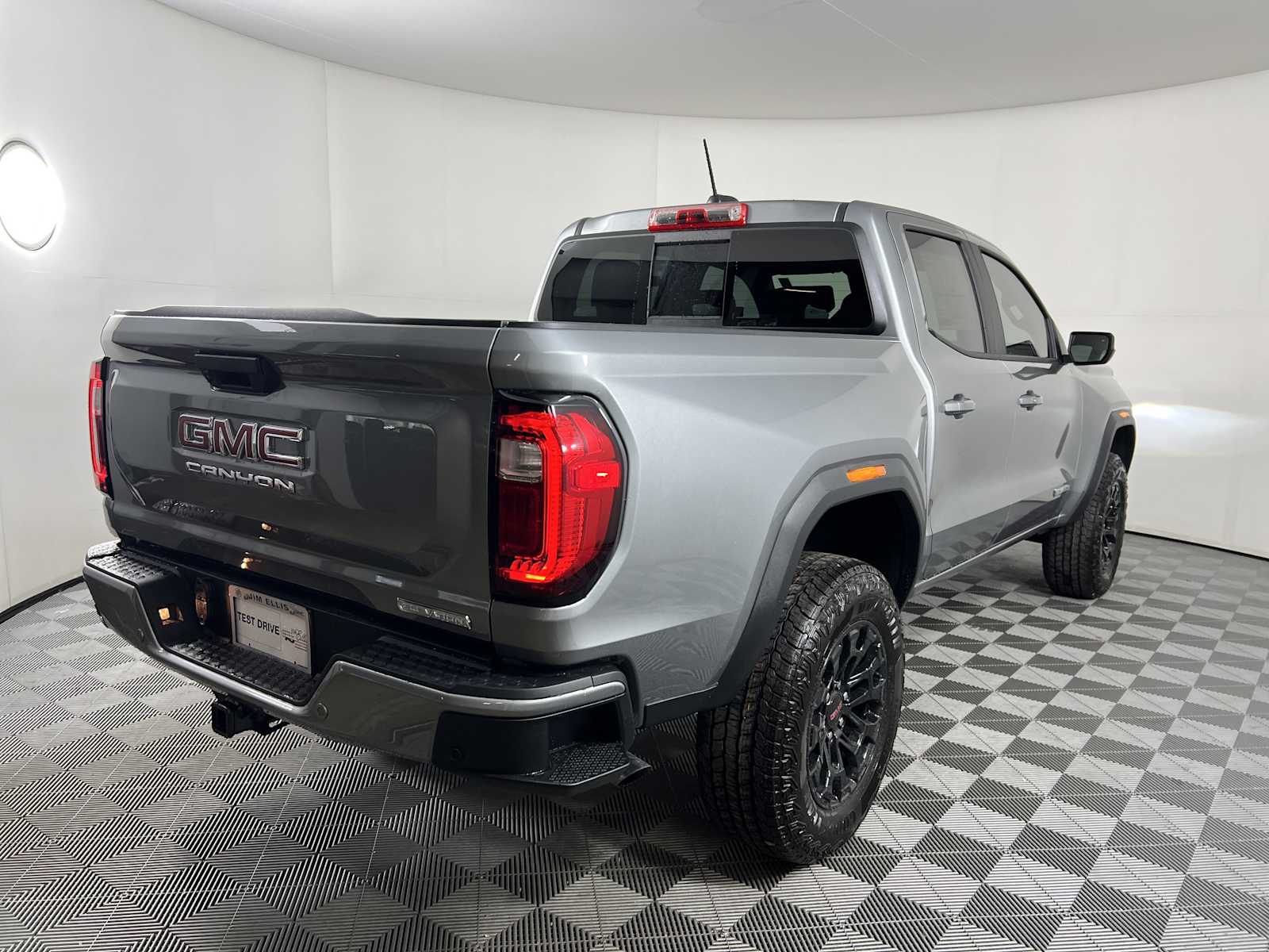 View vehicle photo 6