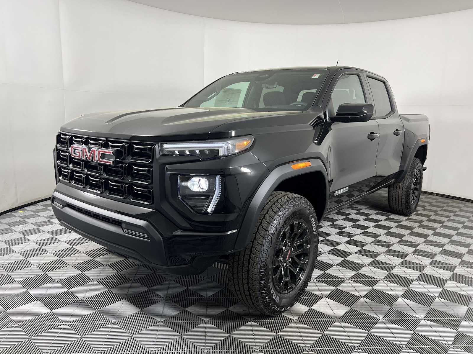 View vehicle photo 3