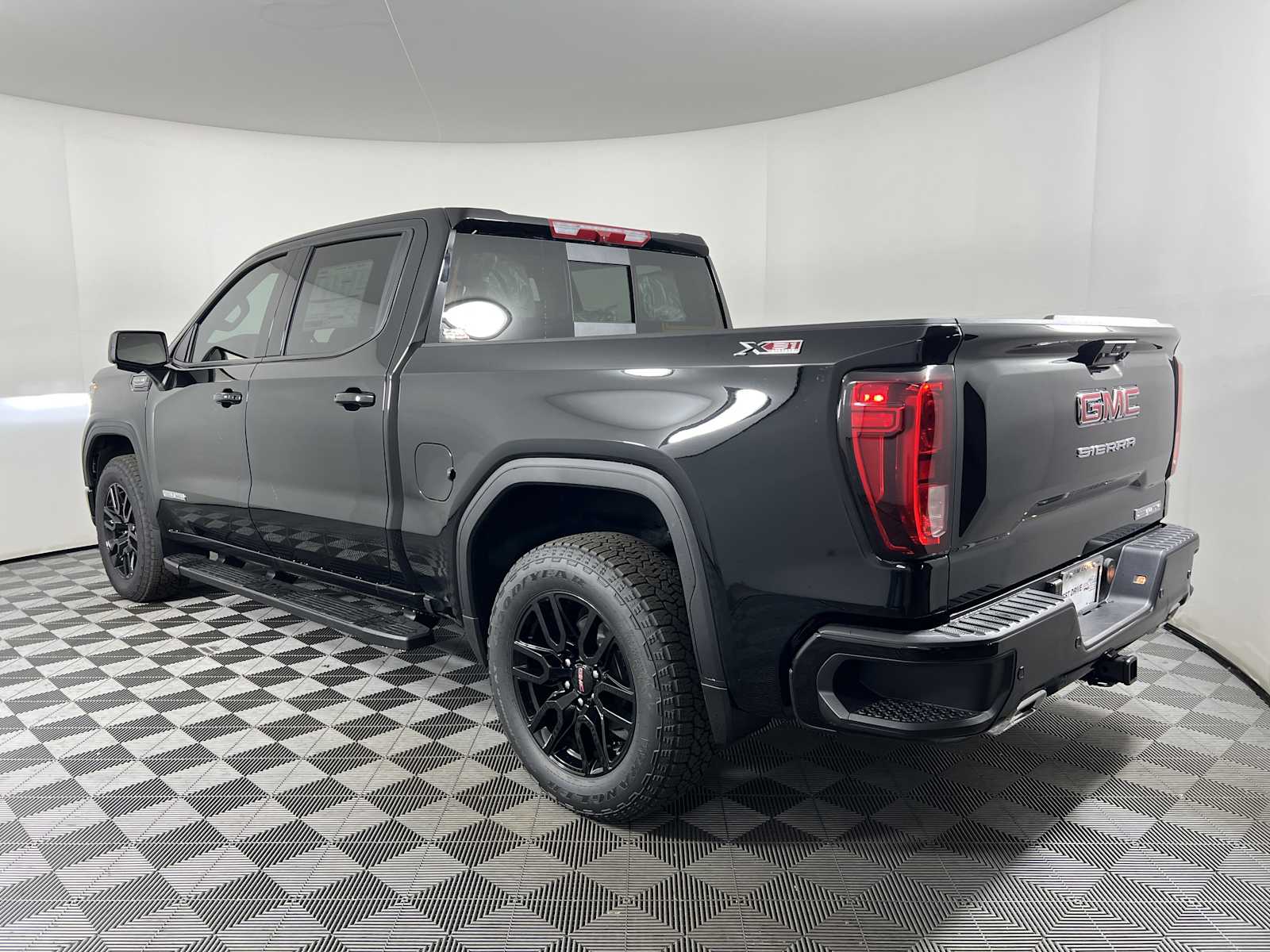 View vehicle photo 5