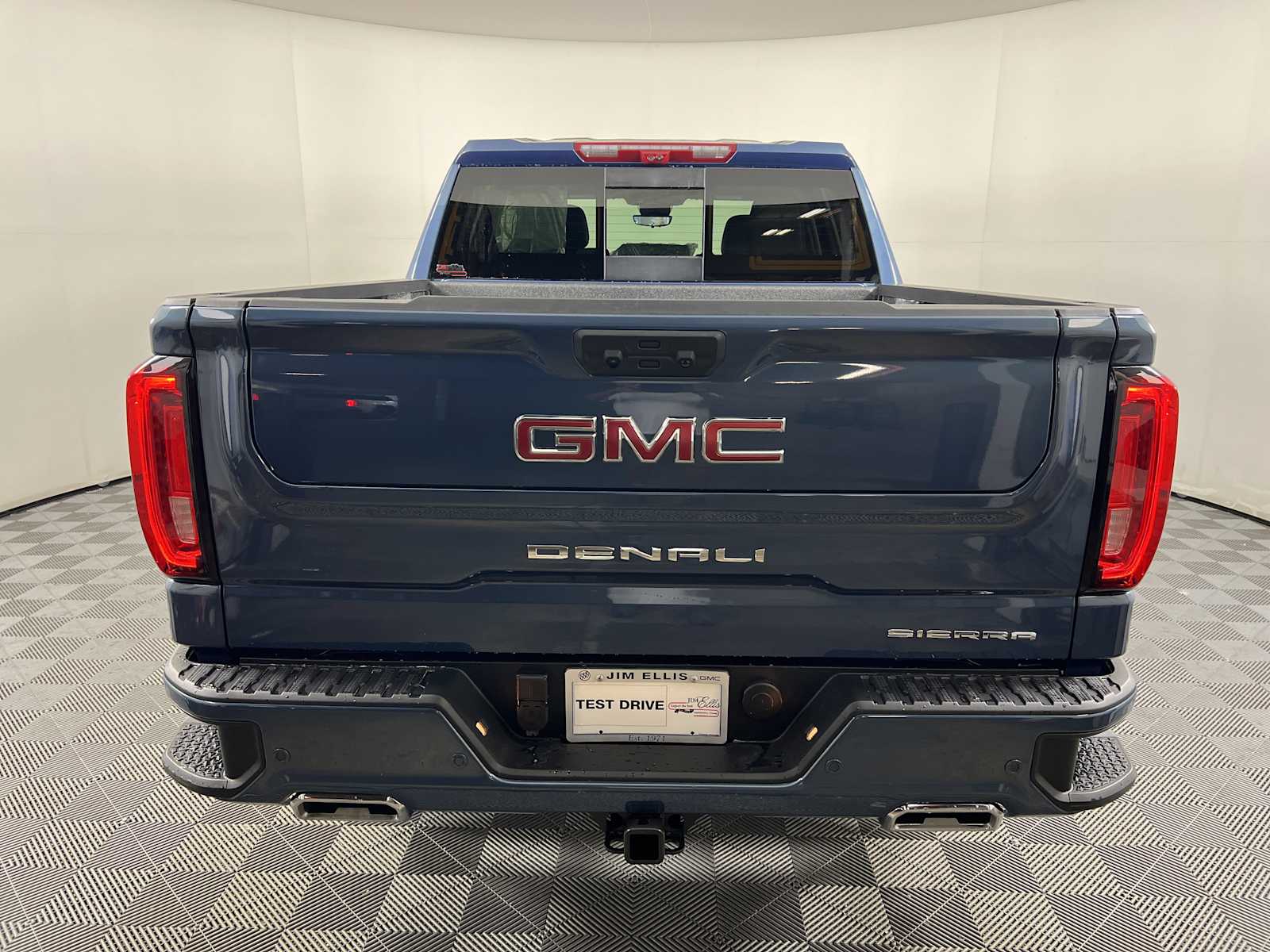 View vehicle photo 6