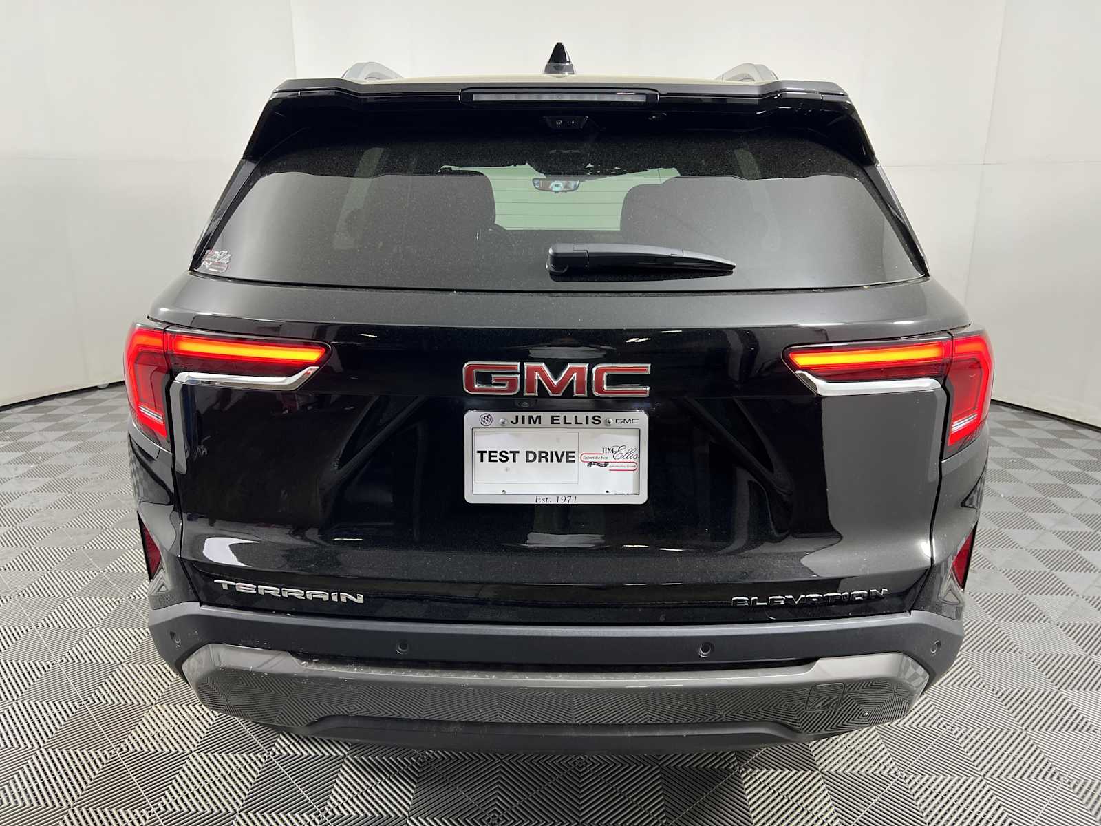 View vehicle photo 5