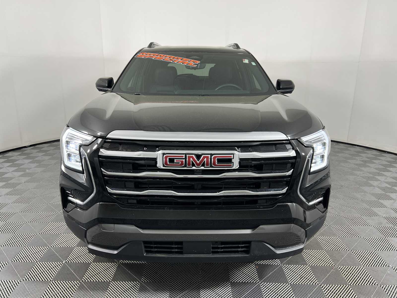 View vehicle photo 2