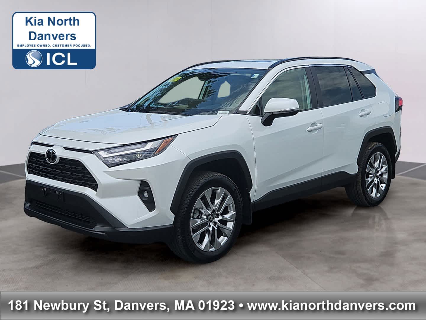 White (Wind Chill Pearl) 2025 Toyota RAV4 XLE Premium AWD SUV / Crossover All-Wheel Drive 8-Speed Automatic