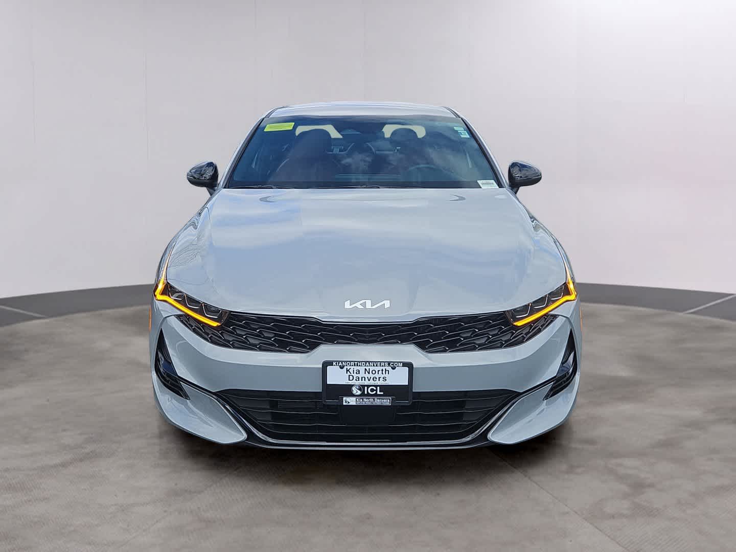 View vehicle photo 2