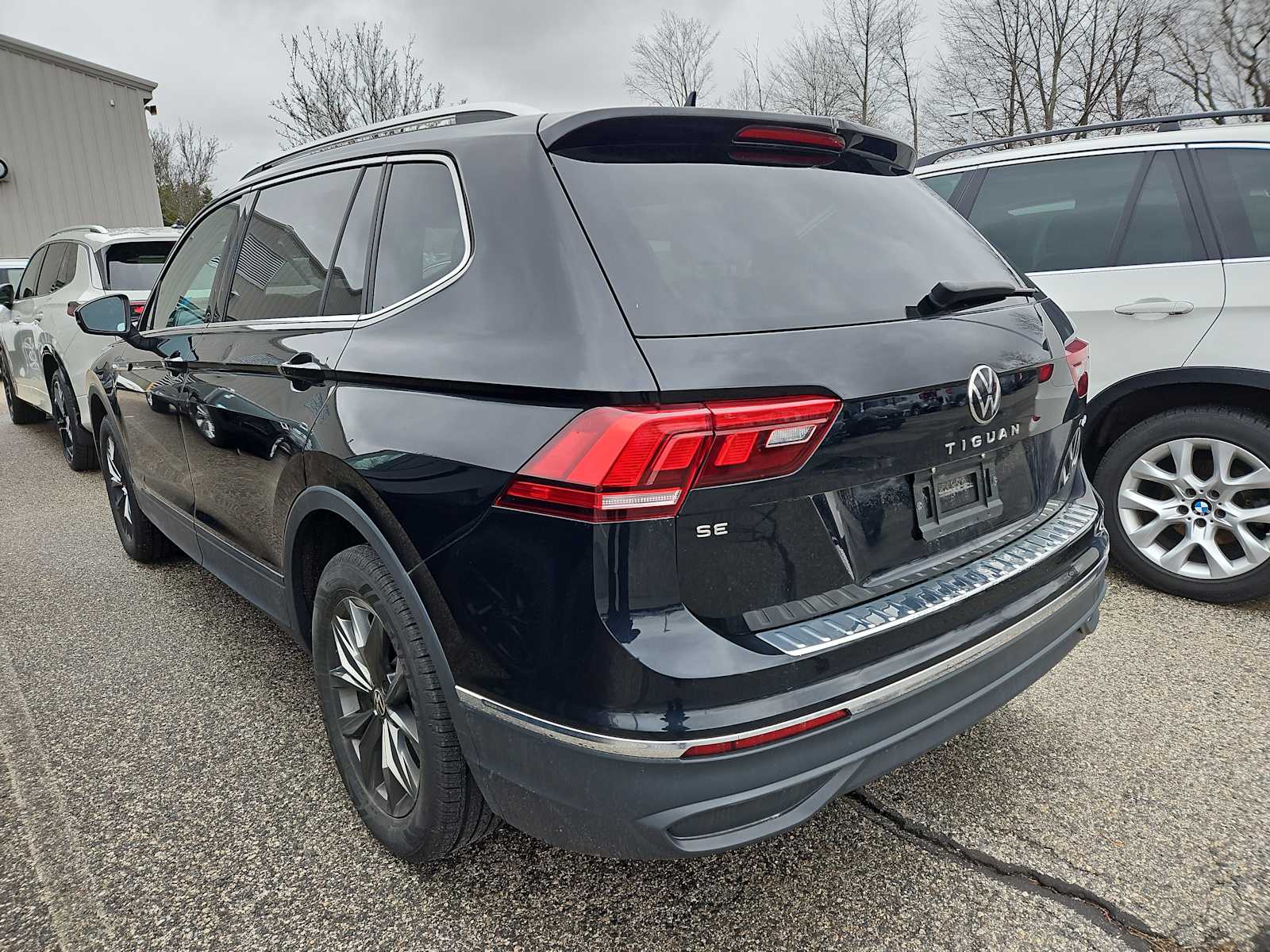 View vehicle photo 3