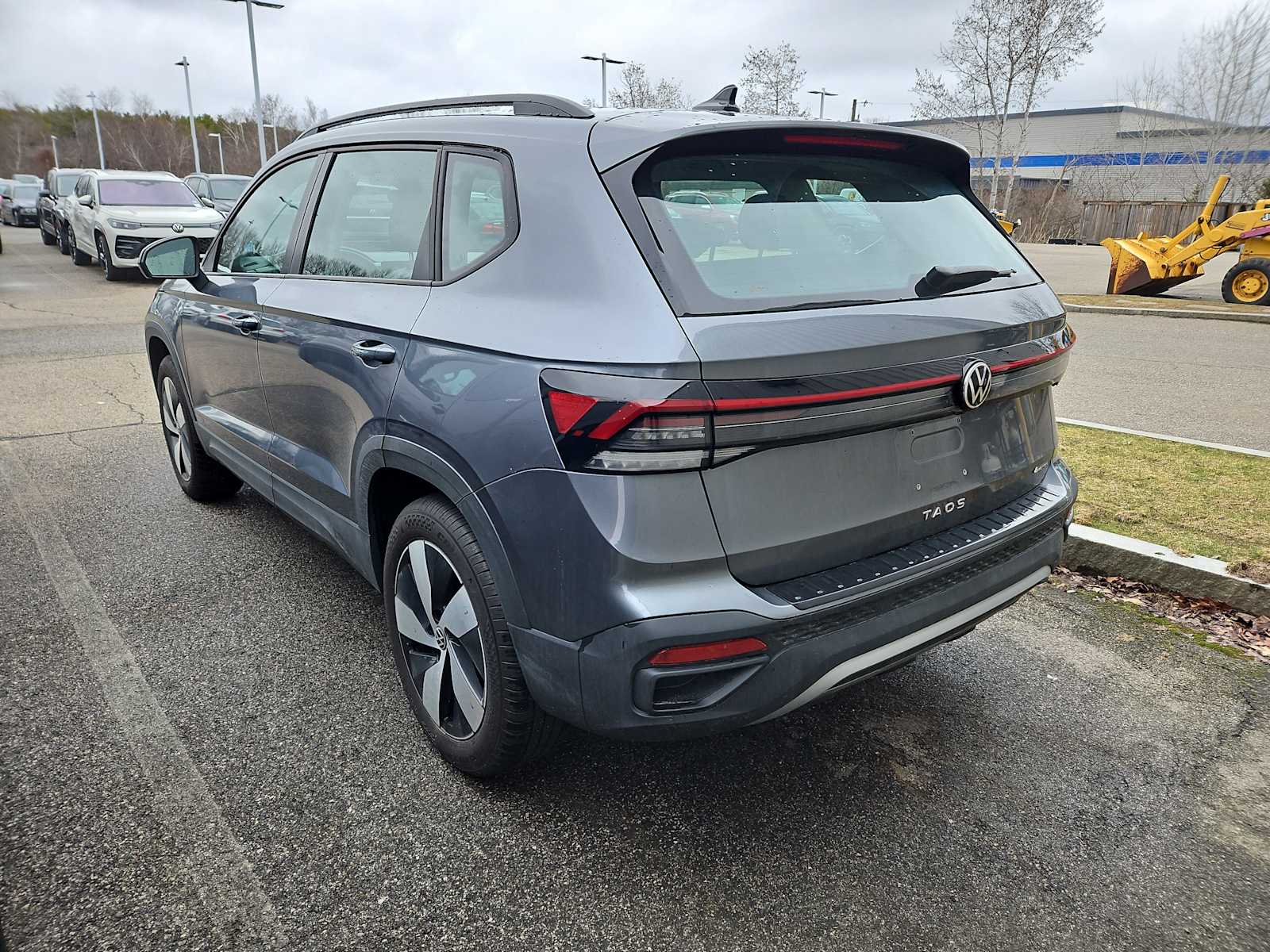 View vehicle photo 3