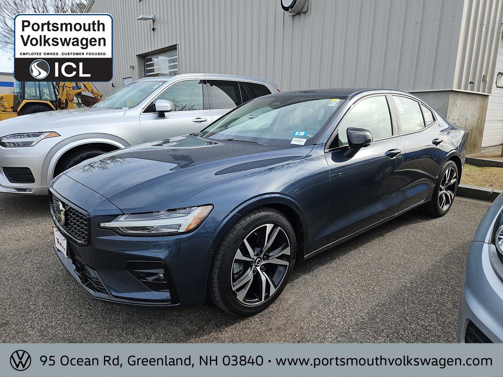 2023 Volvo S60 B5 Plus Dark Theme AWD