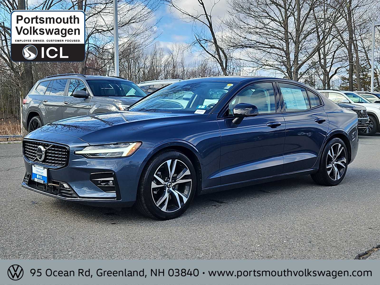2023 Volvo S60 B5 Plus Dark Theme AWD