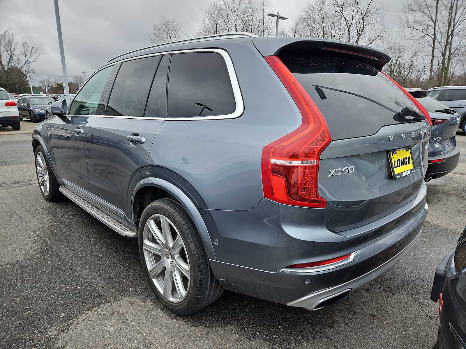 View vehicle photo 3