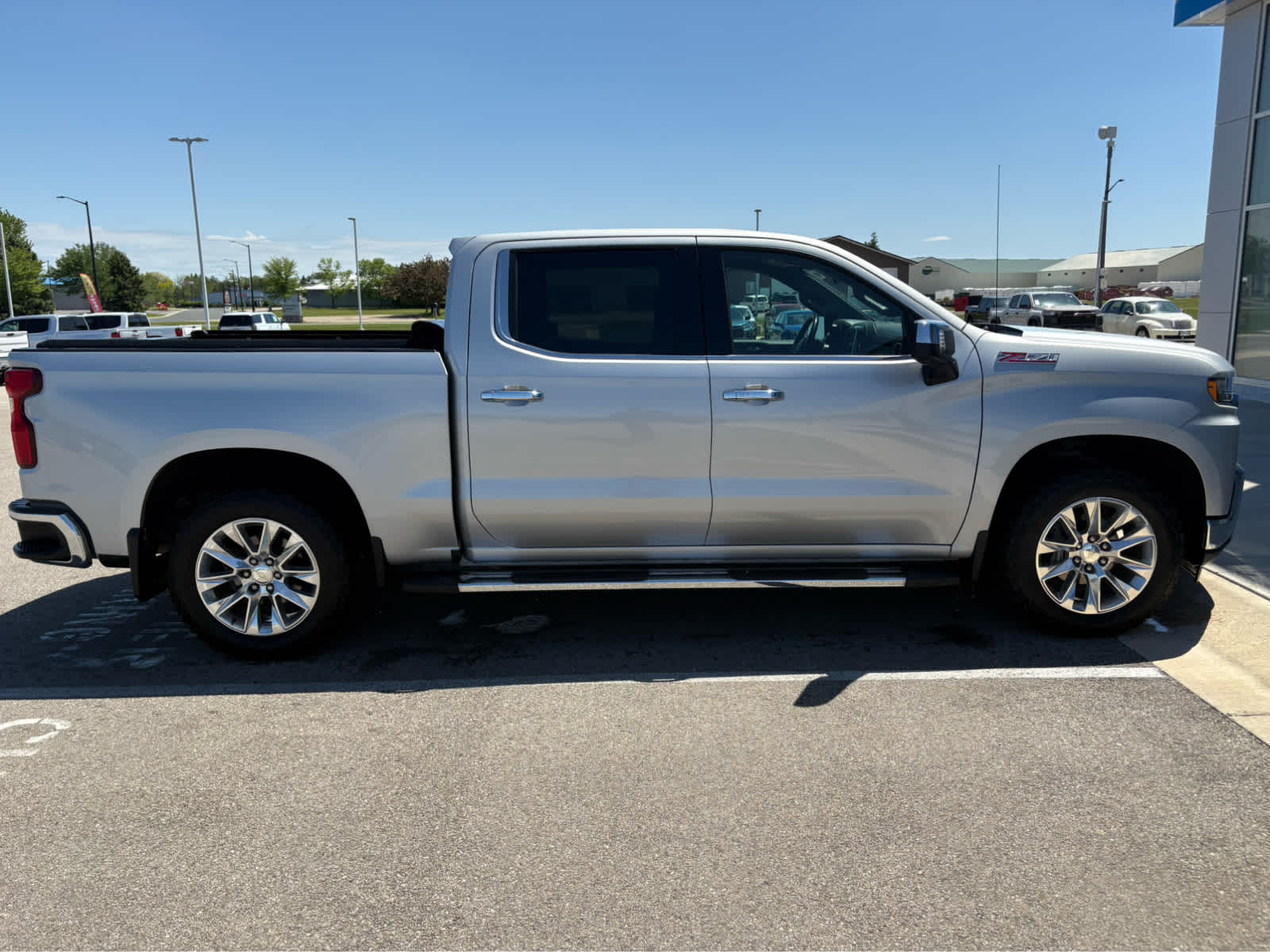 Used 2020 Chevrolet Silverado 1500 LTZ with VIN 1GCUYGED0LZ121786 for sale in Rochester, Minnesota
