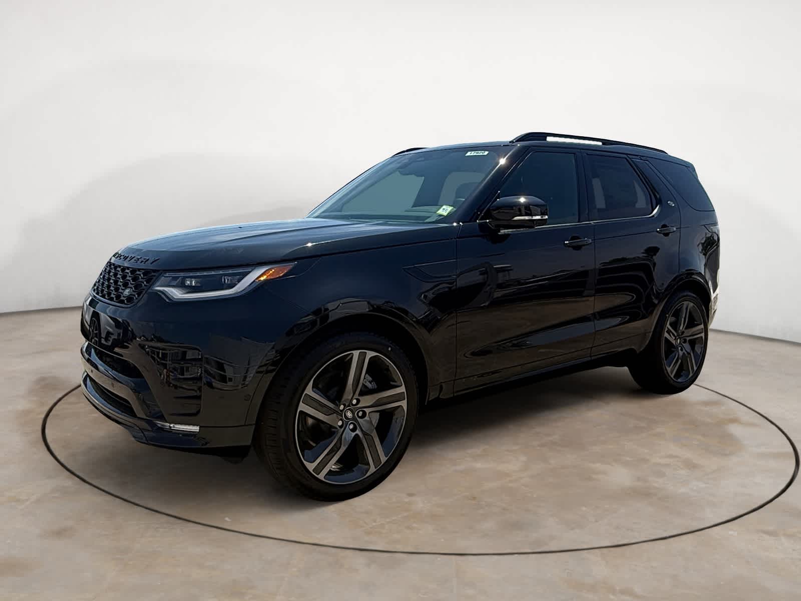Black (BLK) 2026 Land Rover Discovery P300 Dynamic SE AWD SUV / Crossover All-Wheel Drive 8-Speed Automatic