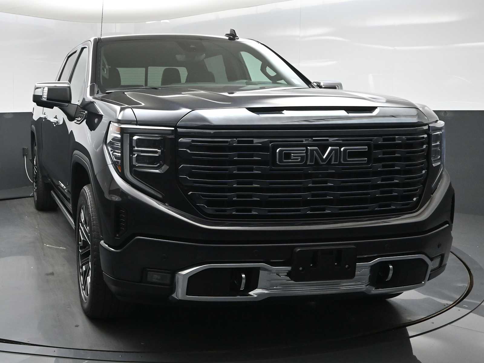  2022 GMC Sierra 1500 Denali Ultimate Crew Cab 4WD   