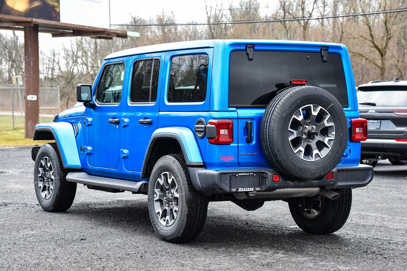 View vehicle photo 5