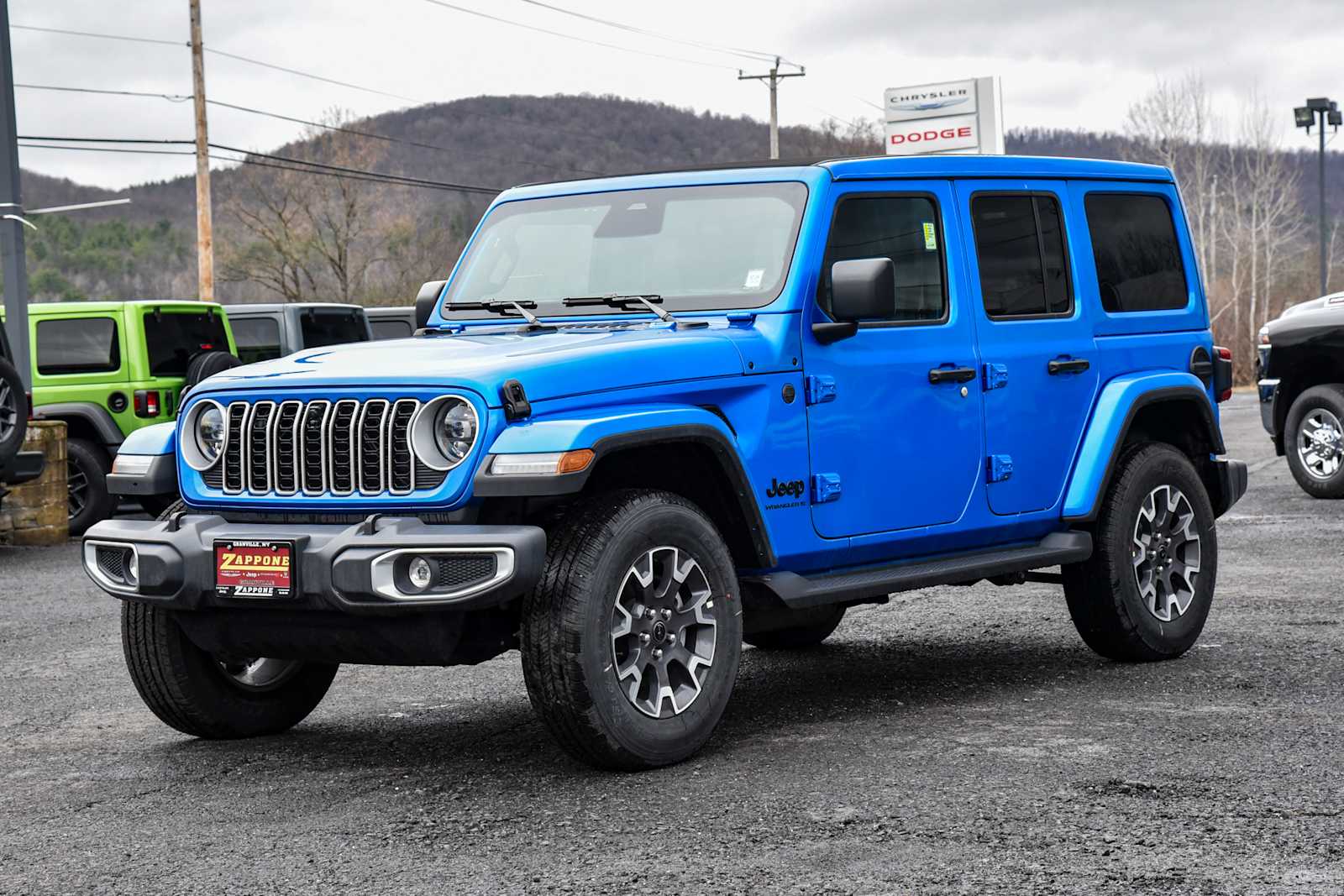 View vehicle photo 7