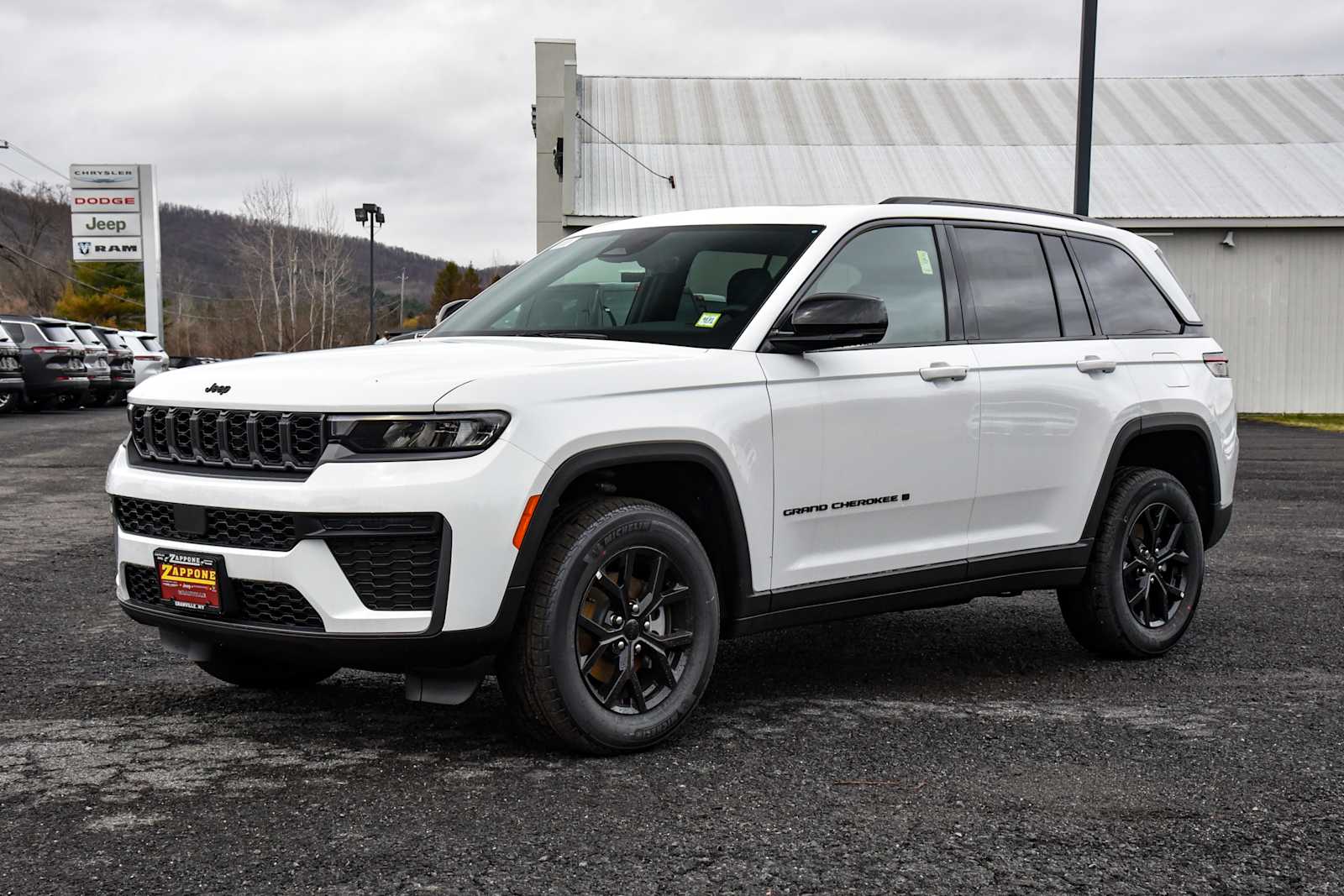 View vehicle photo 7