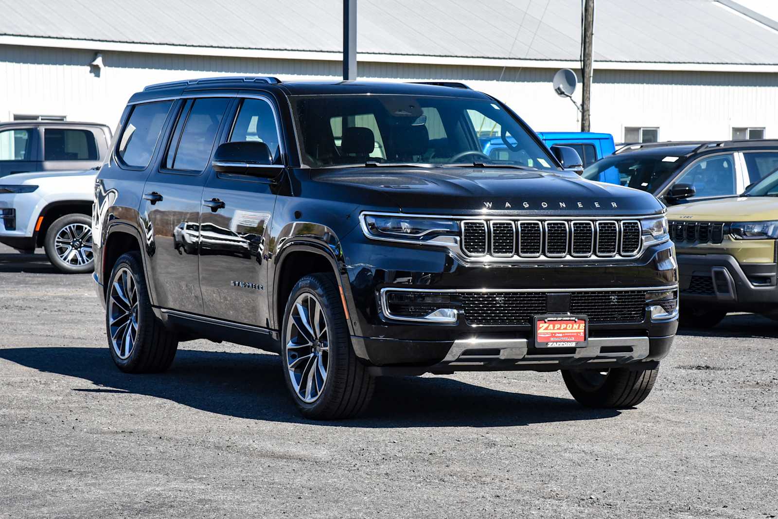 Diamond Black Crystal Pearlcoat 2024 Jeep Wagoneer Series III 4WD SUV / Crossover Four-Wheel Drive 8-Speed Automatic