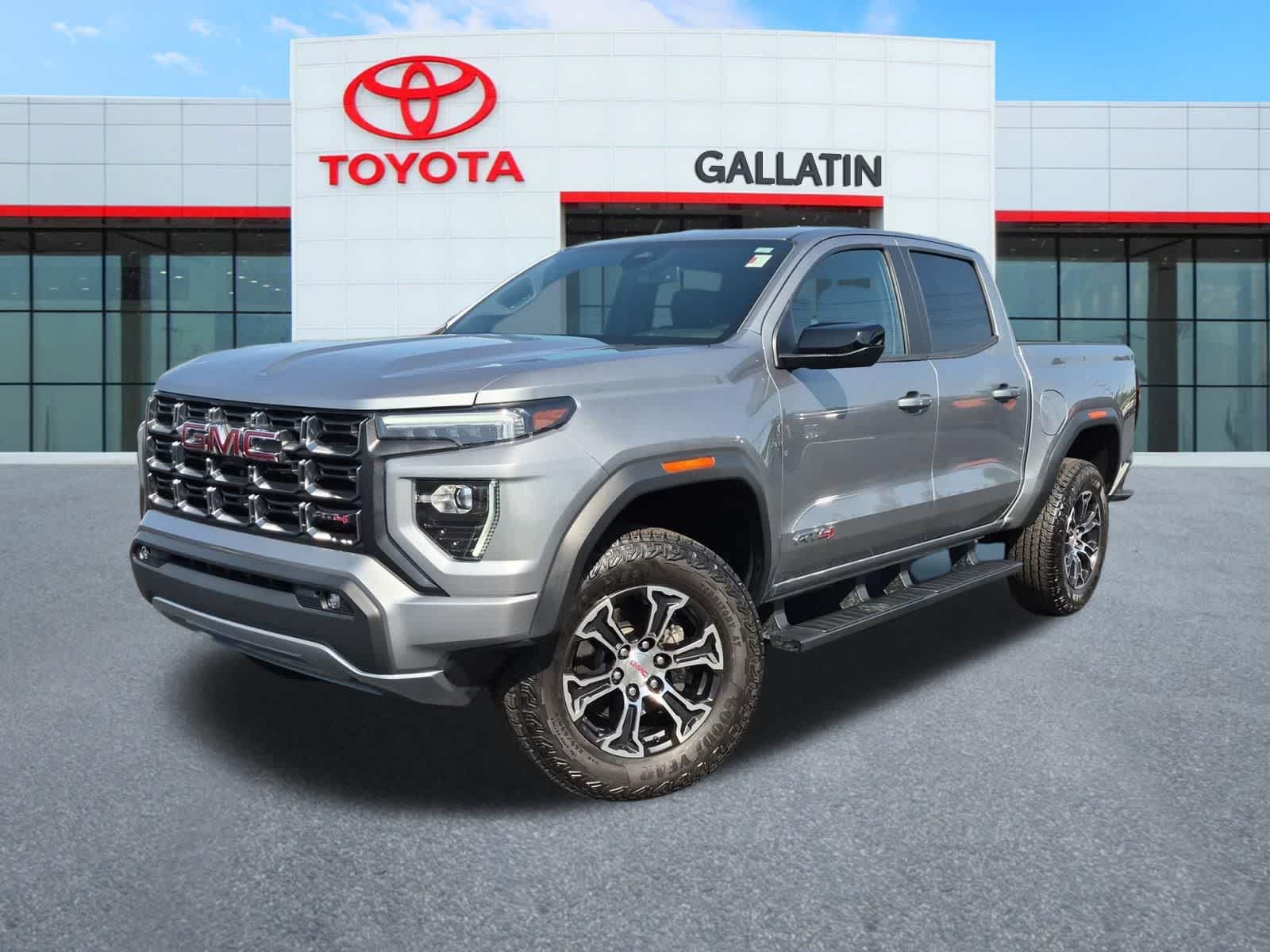 2024 GMC Canyon 4WD AT4 Crew Cab Short Box's photo