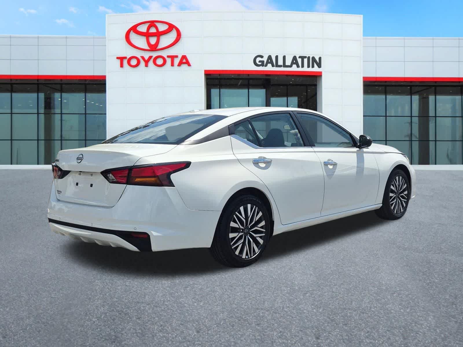 2025 Nissan Altima SV - Photo 8