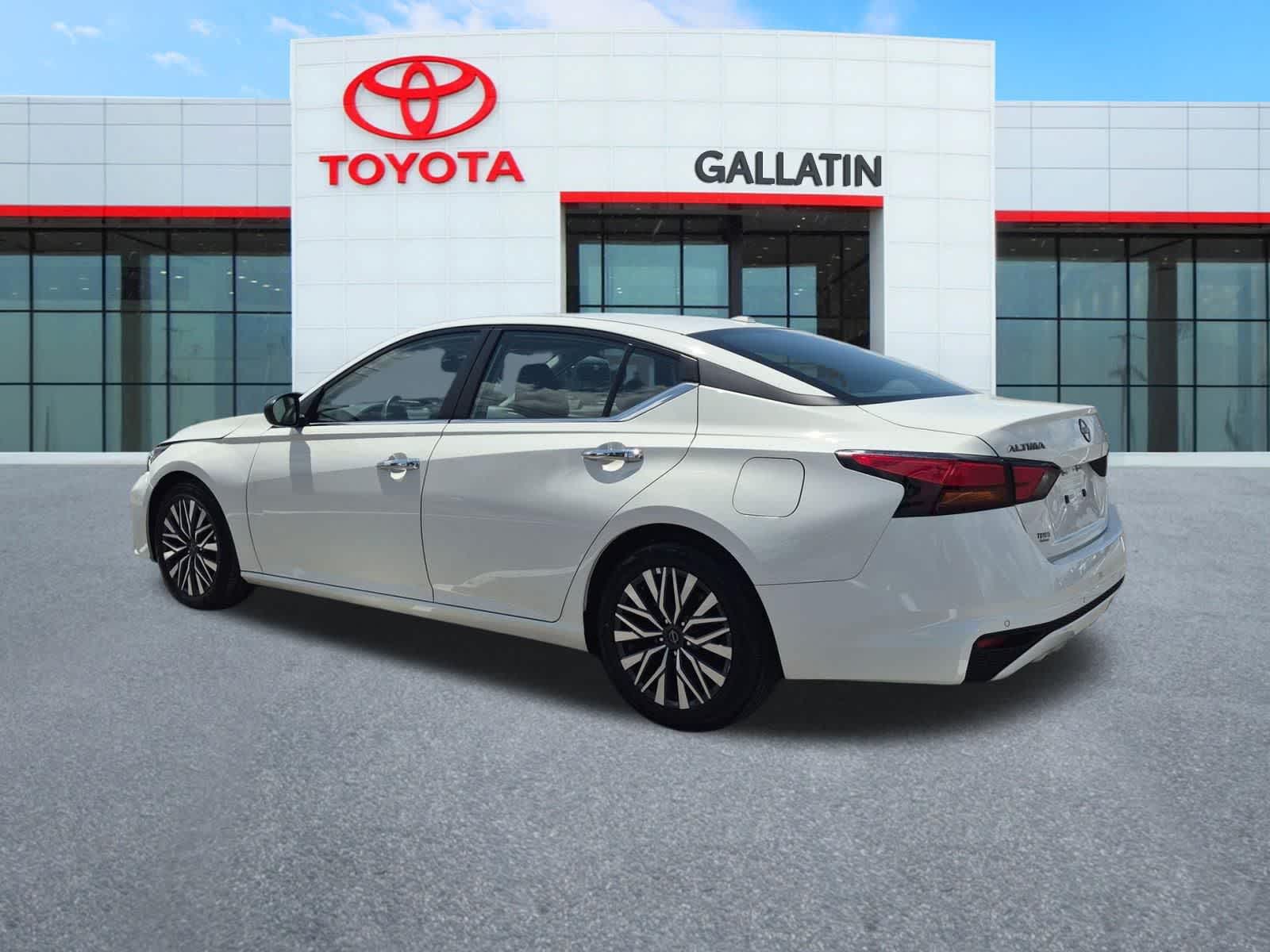 2025 Nissan Altima SV - Photo 6