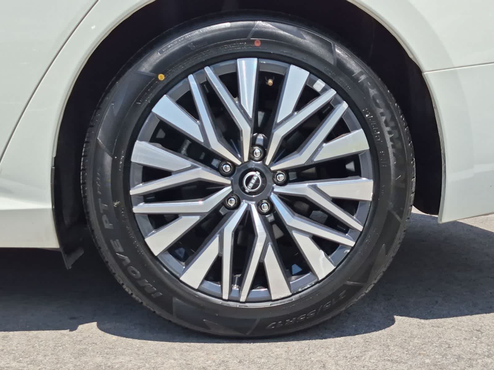 2025 Nissan Altima SV - Photo 13