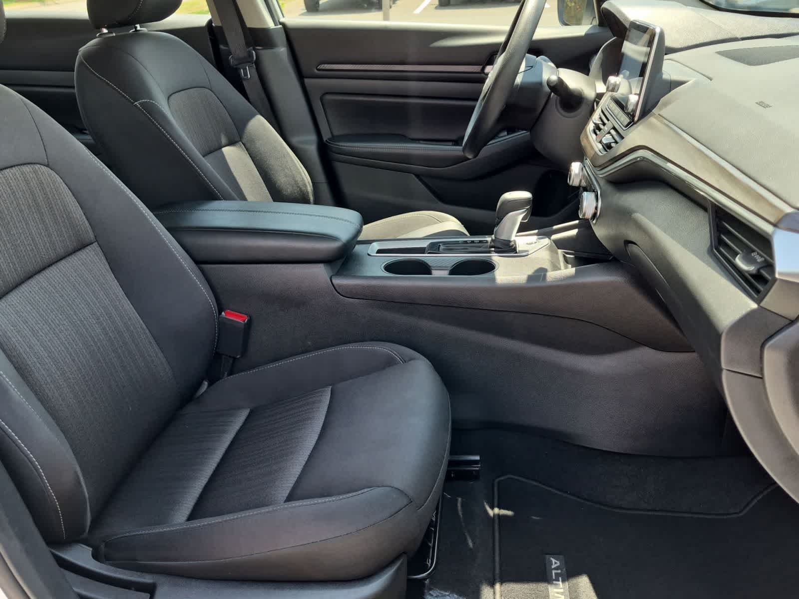 2025 Nissan Altima SV - Photo 21