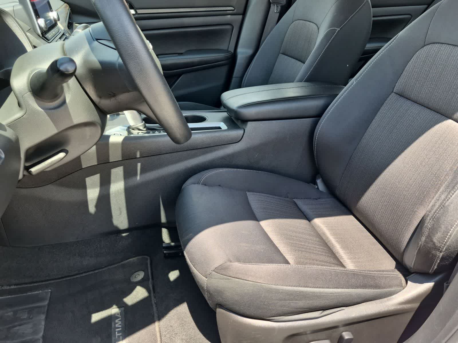 2025 Nissan Altima SV - Photo 16