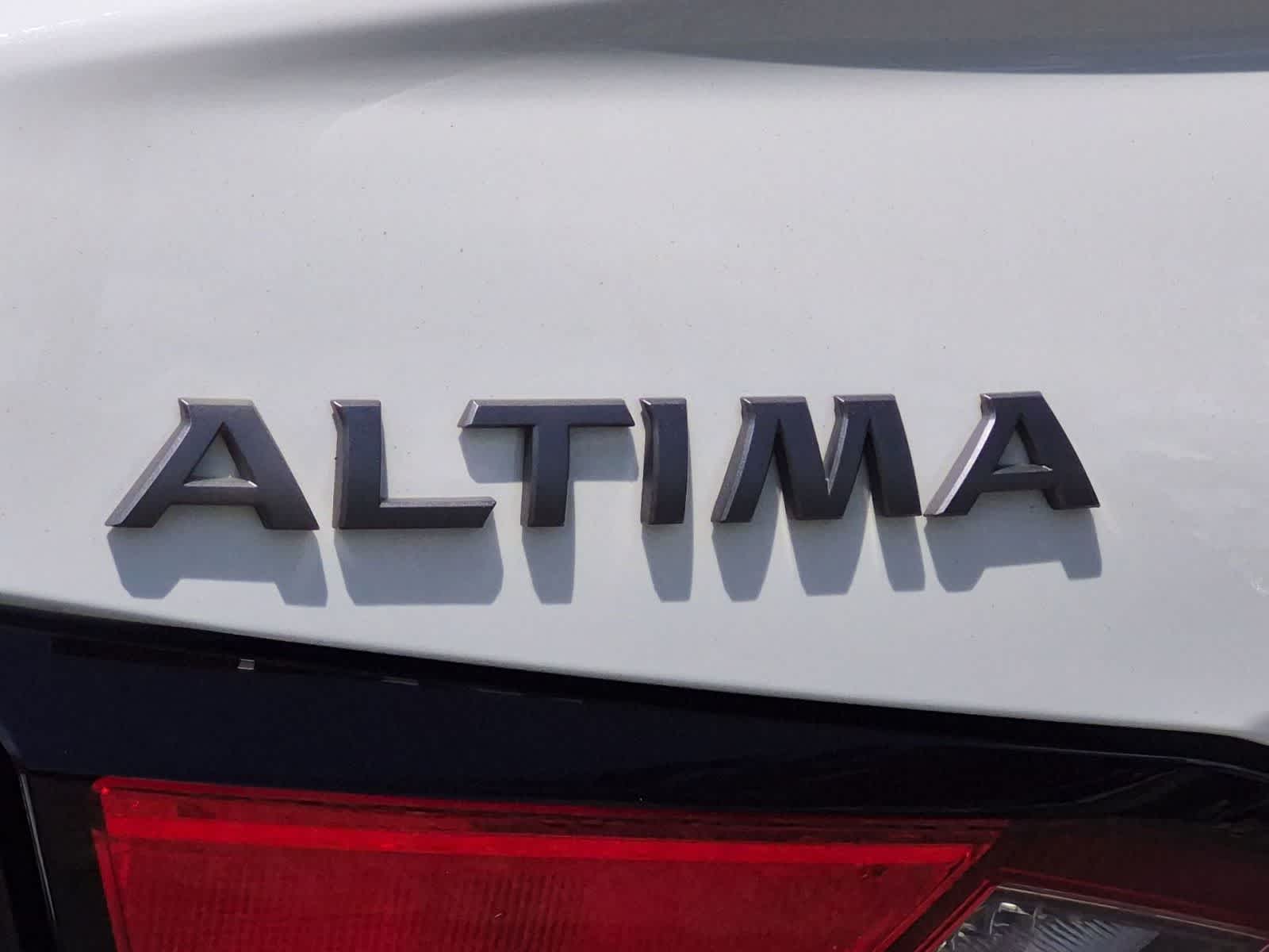 2025 Nissan Altima SV - Photo 12