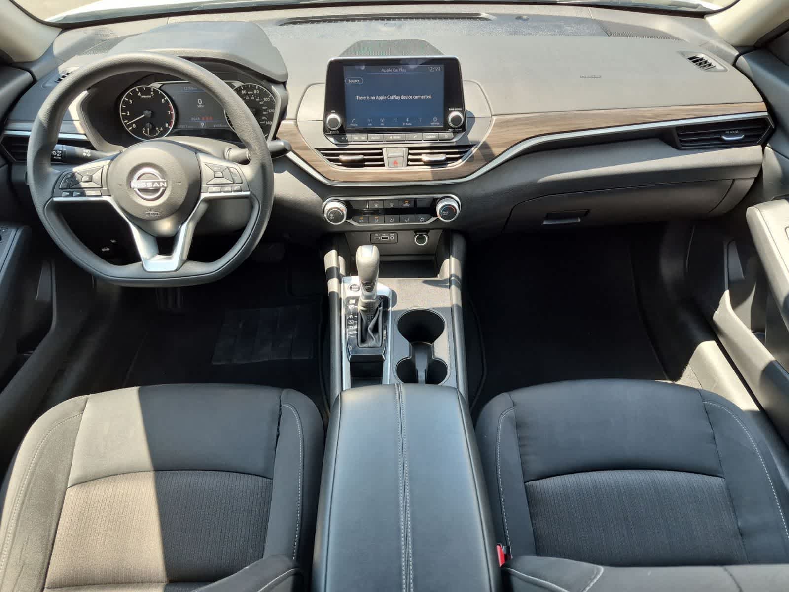 2025 Nissan Altima SV - Photo 15