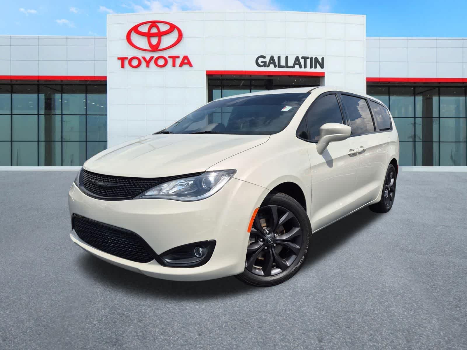 2020 Chrysler Pacifica Touring