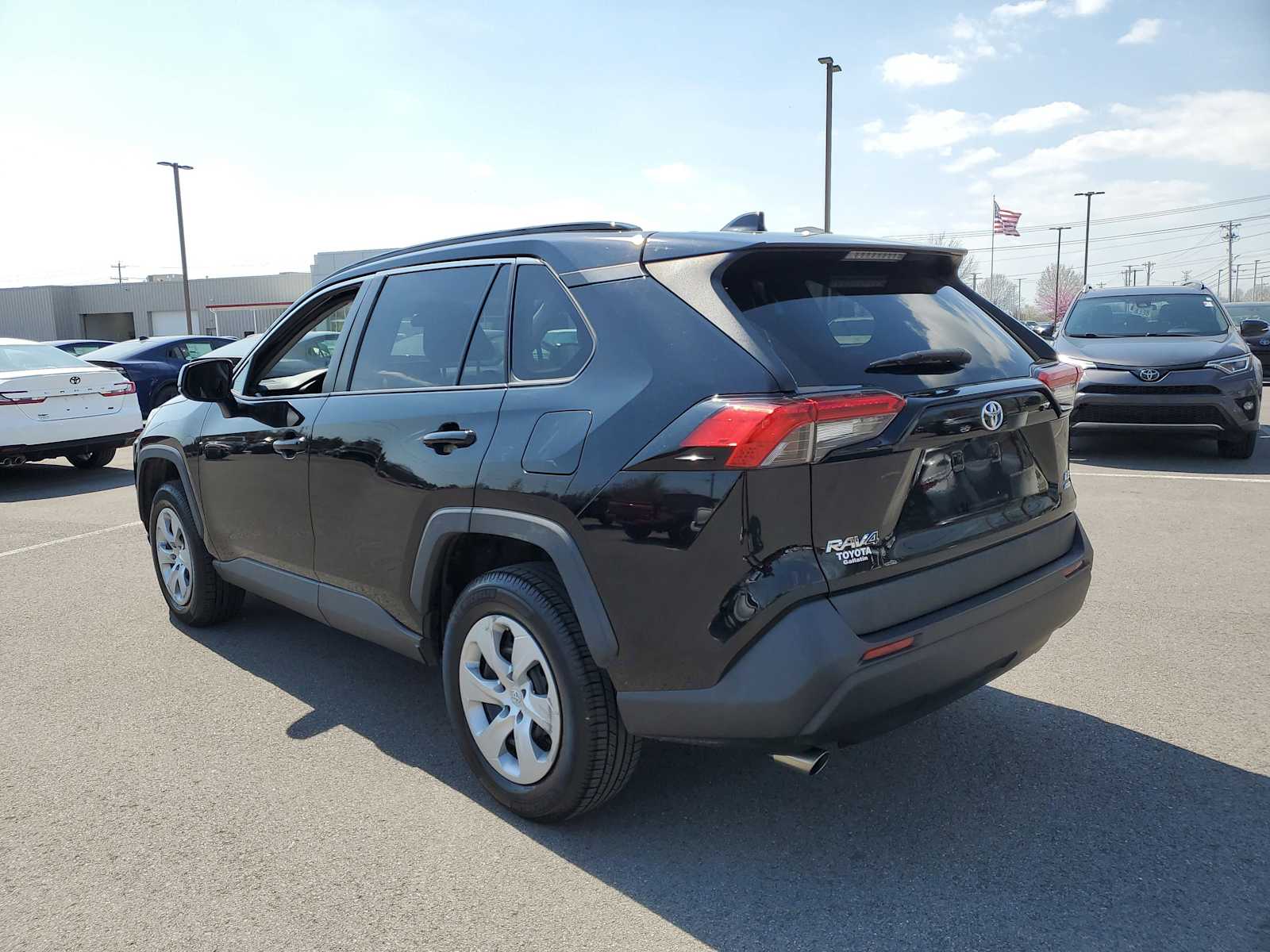 2019 Toyota RAV4 LE