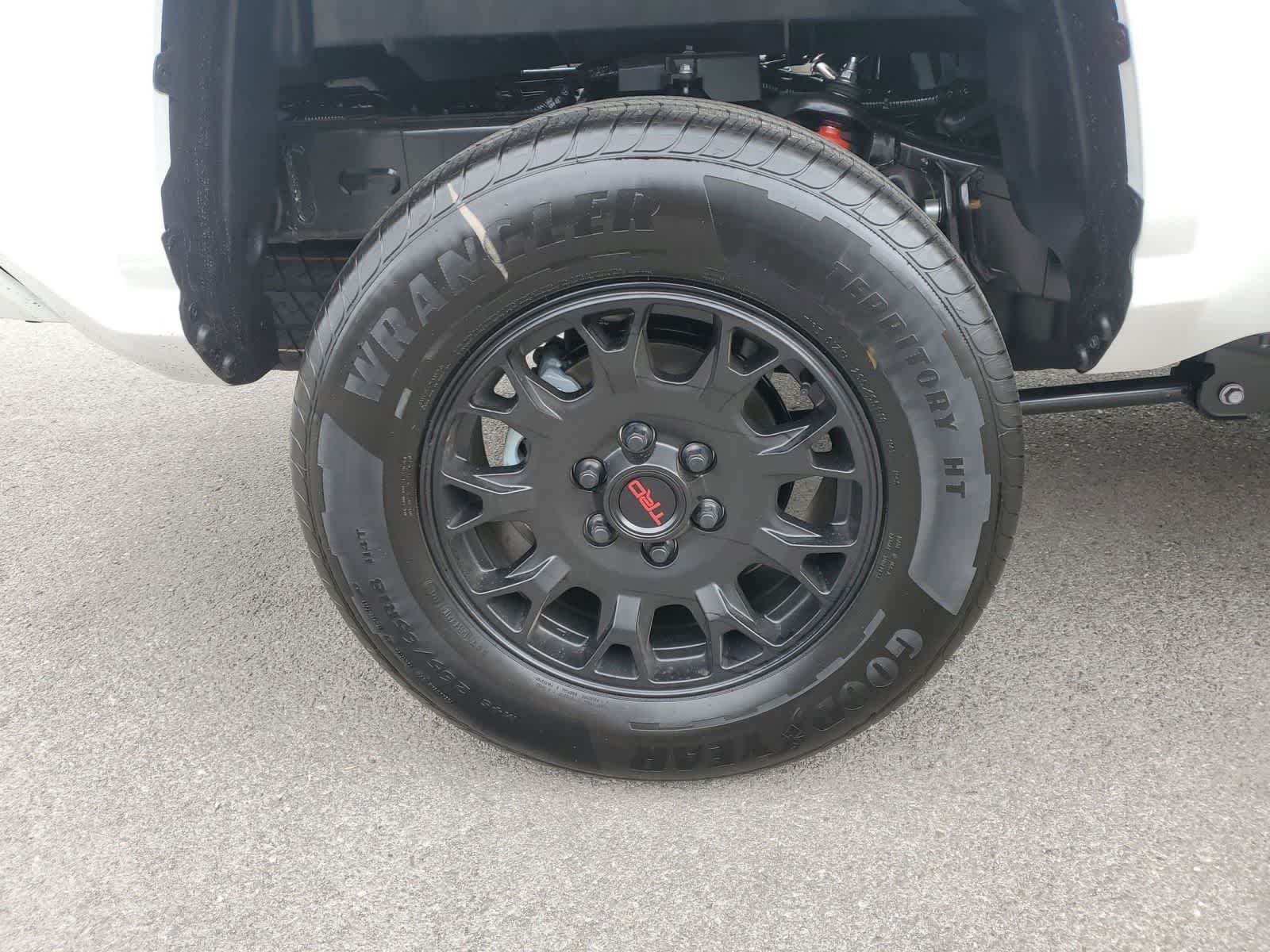 2025 Toyota Tacoma SR5 - Photo 6