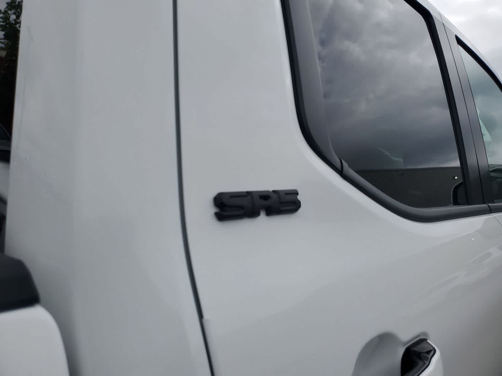 2025 Toyota Tacoma SR5 - Photo 7