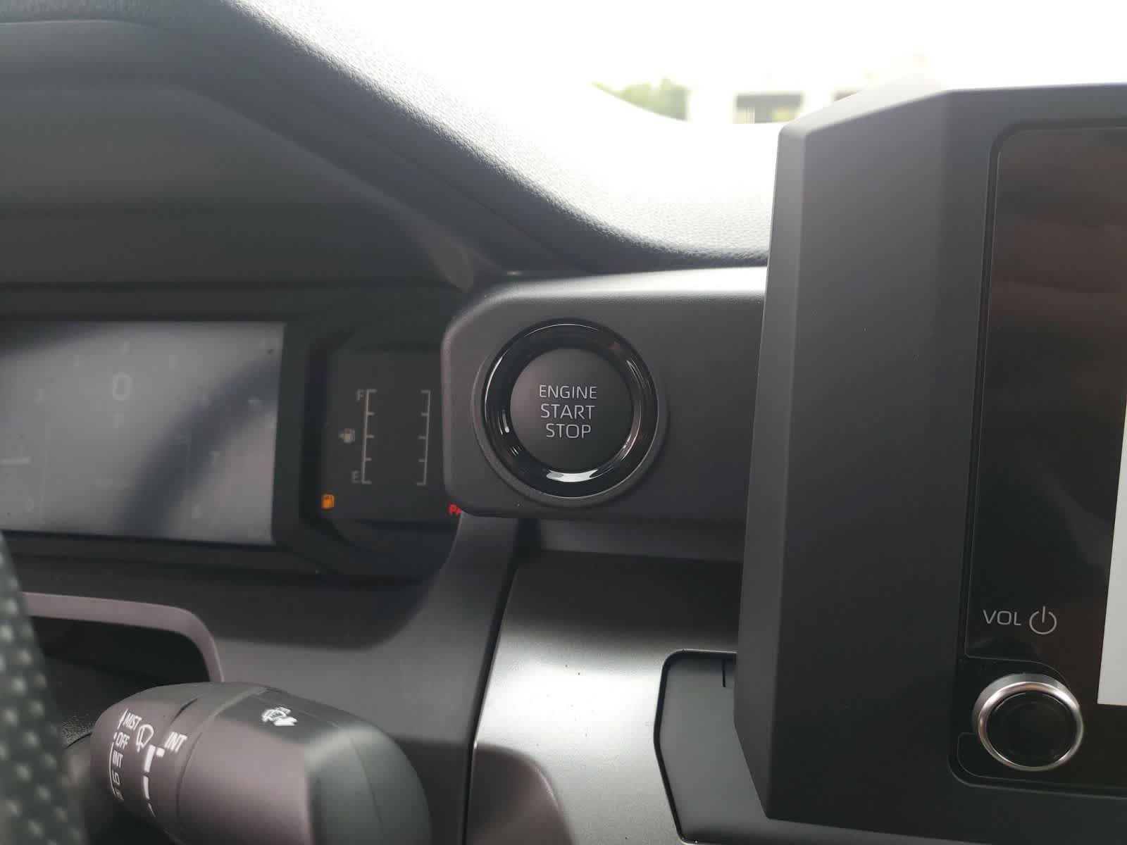 2025 Toyota Tacoma SR5 - Photo 25