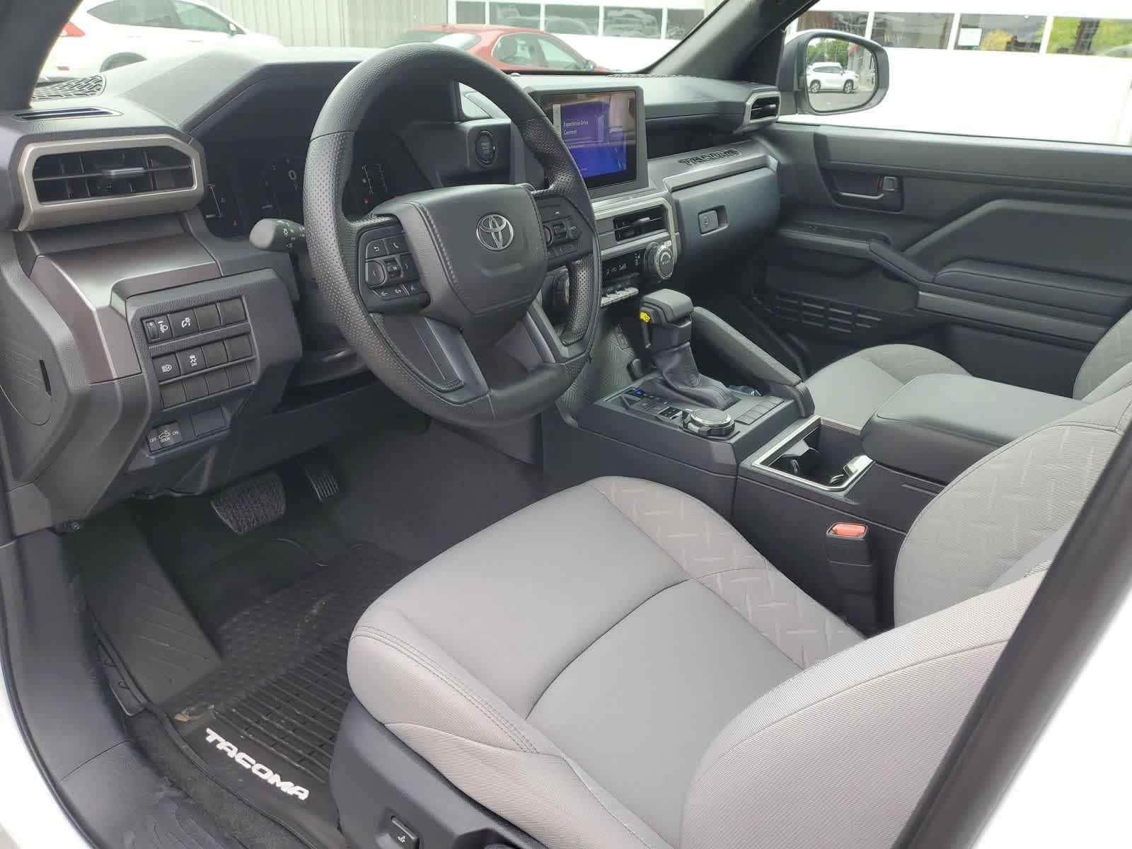 2025 Toyota Tacoma SR5 - Photo 19