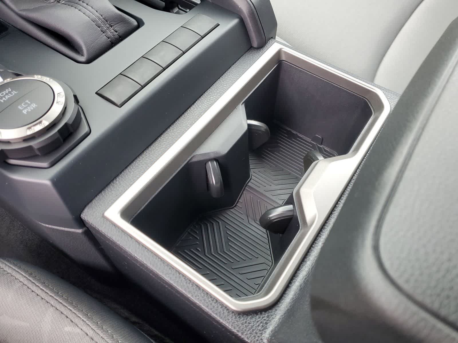 2025 Toyota Tacoma SR5 - Photo 31