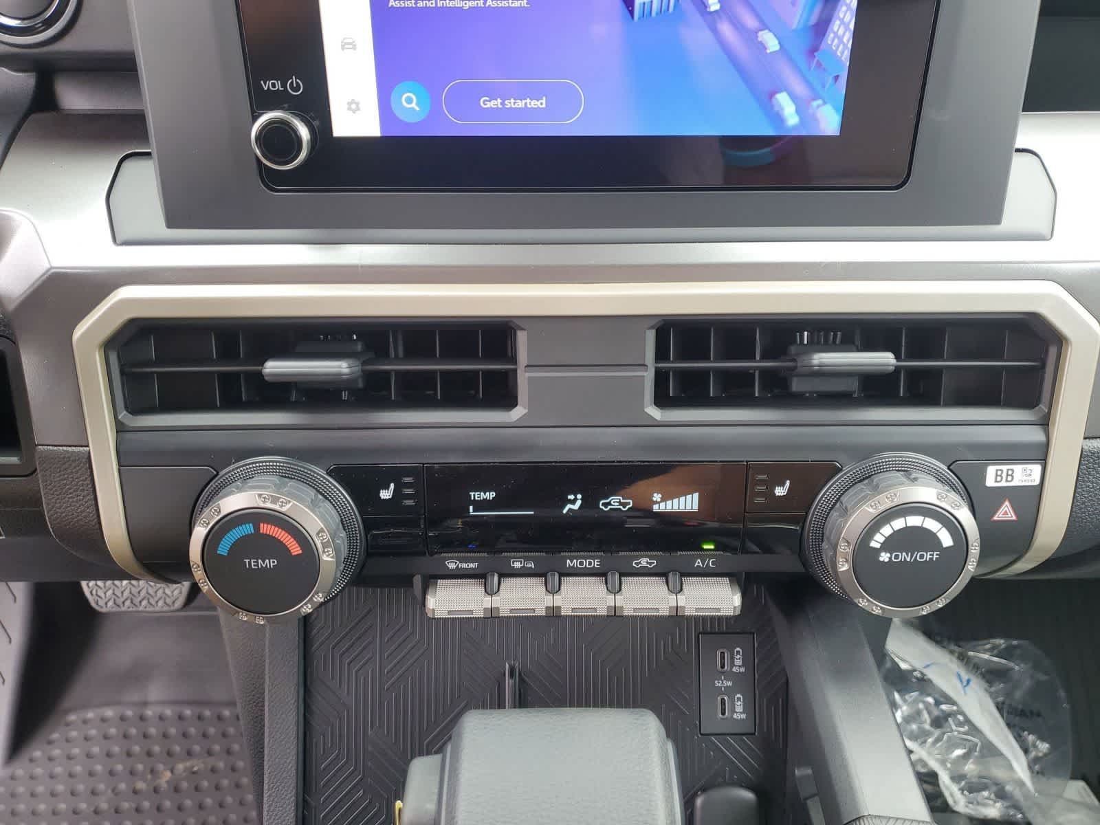 2025 Toyota Tacoma SR5 - Photo 28