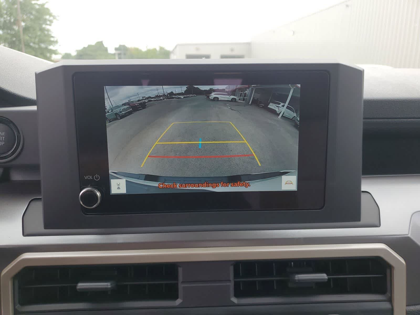2025 Toyota Tacoma SR5 - Photo 27
