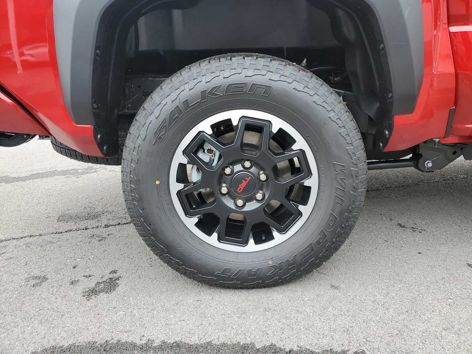 2025 Toyota Tacoma TRD Off Road - Photo 6