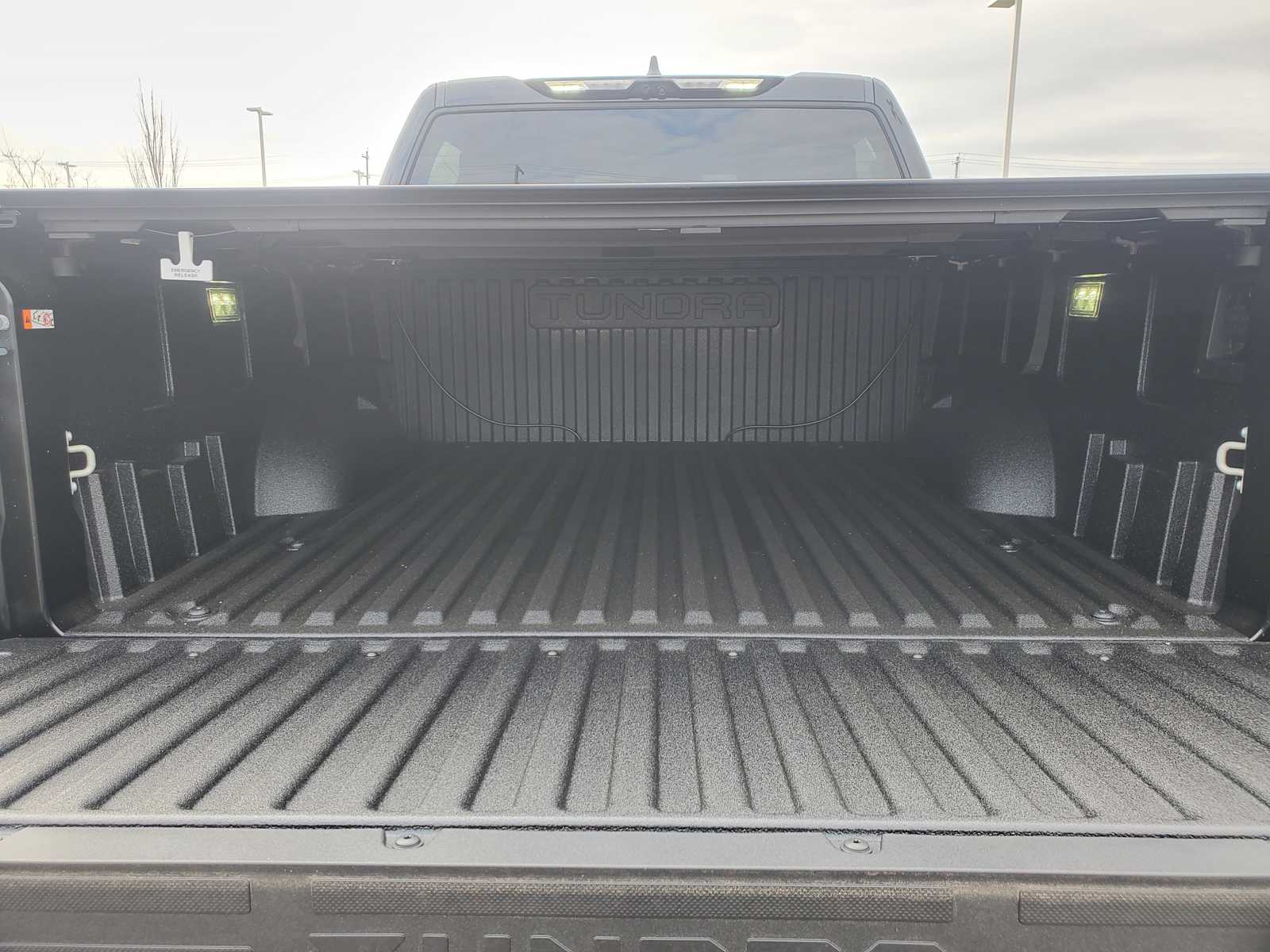 2026 Toyota Tundra Limited - Photo 9