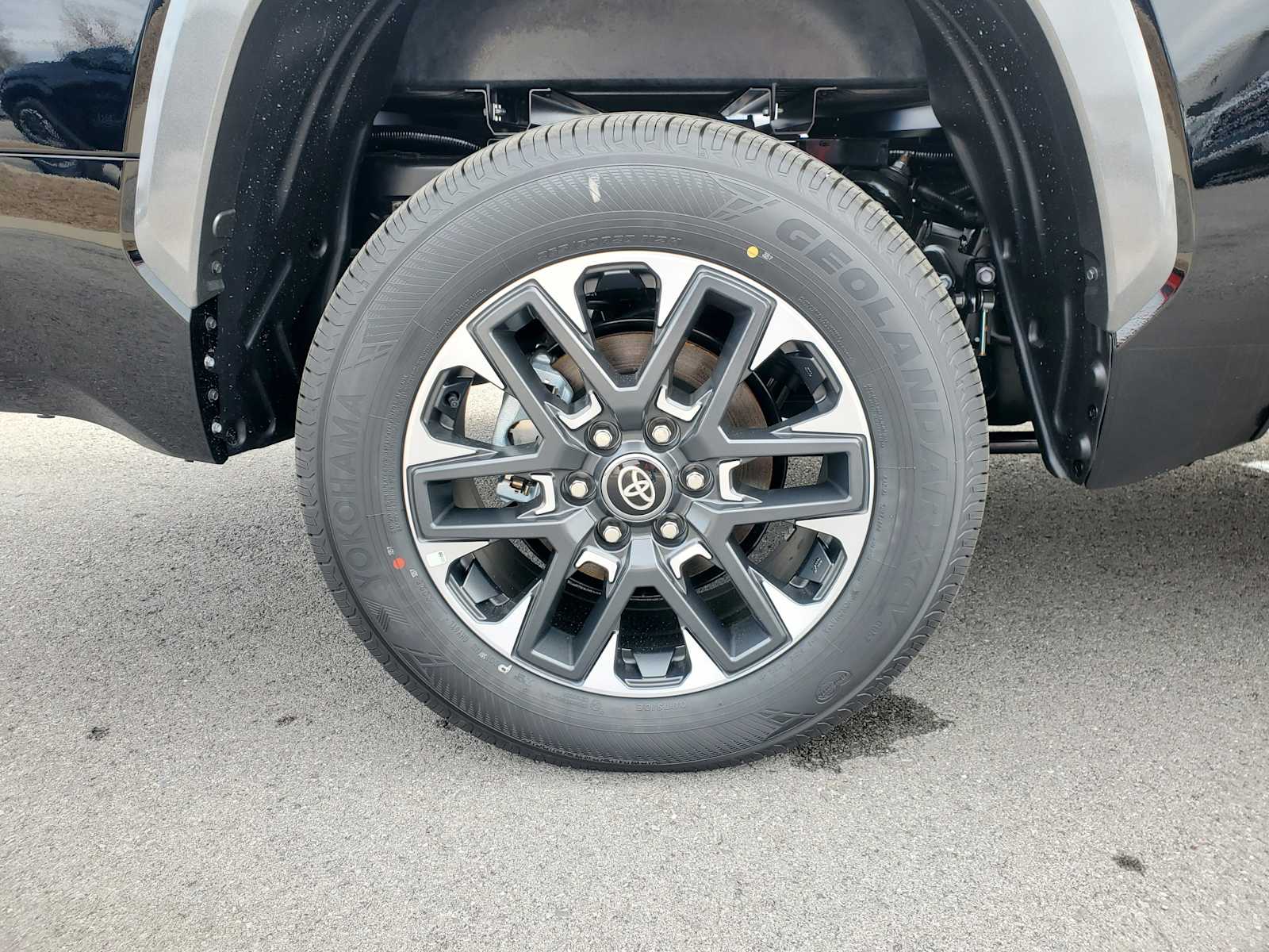 2026 Toyota Tundra Limited - Photo 6