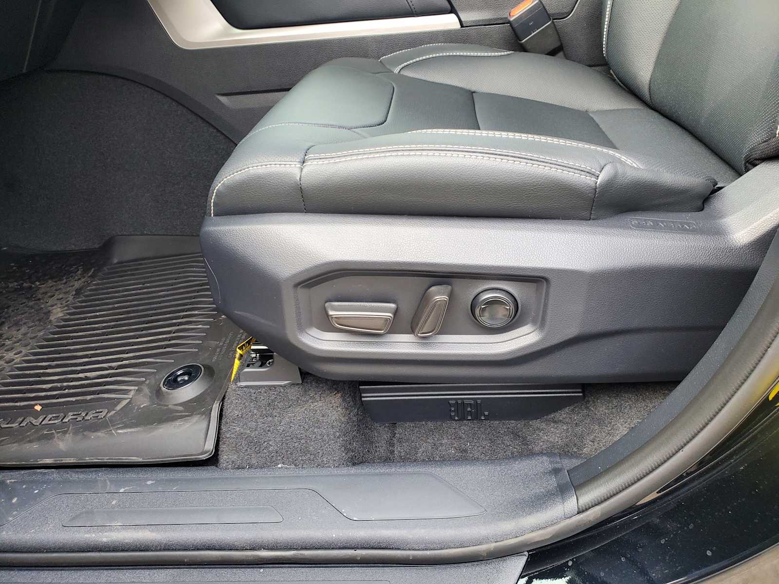 2026 Toyota Tundra Limited - Photo 18