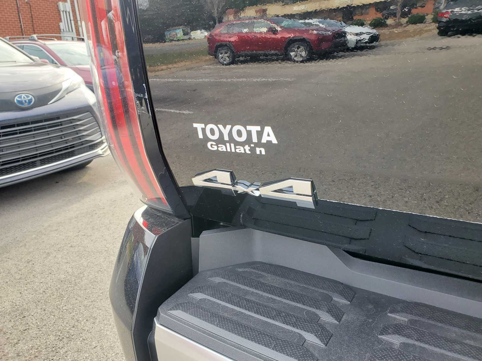 2026 Toyota Tundra Limited - Photo 8