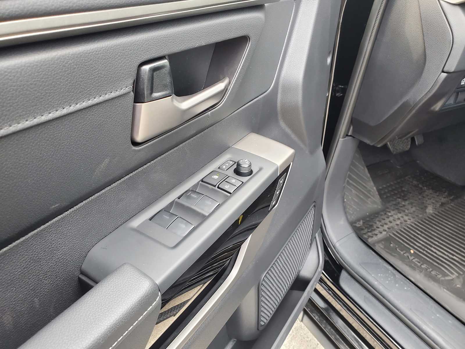 2026 Toyota Tundra Limited - Photo 16