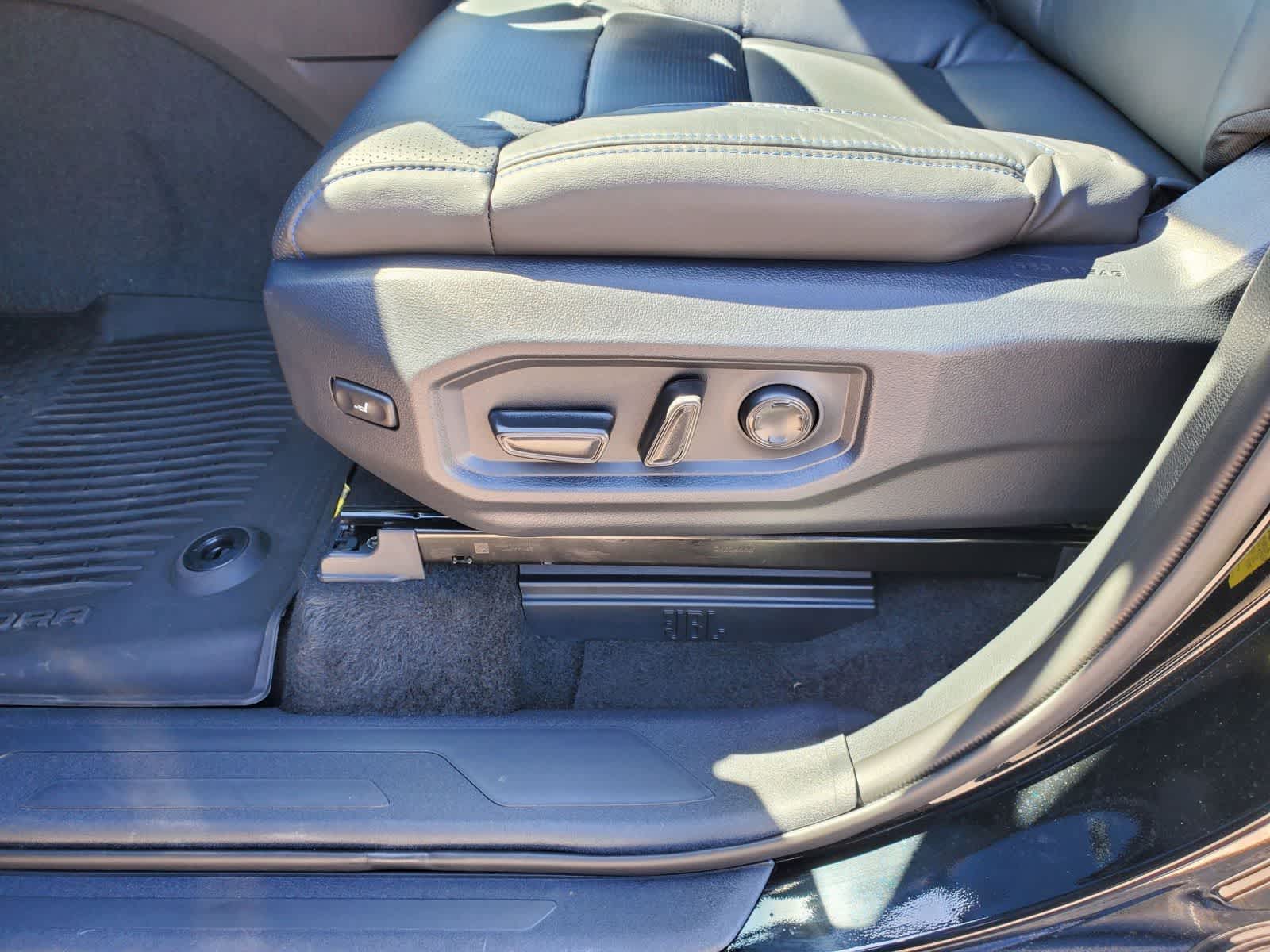 2026 Toyota Tundra Platinum - Photo 18