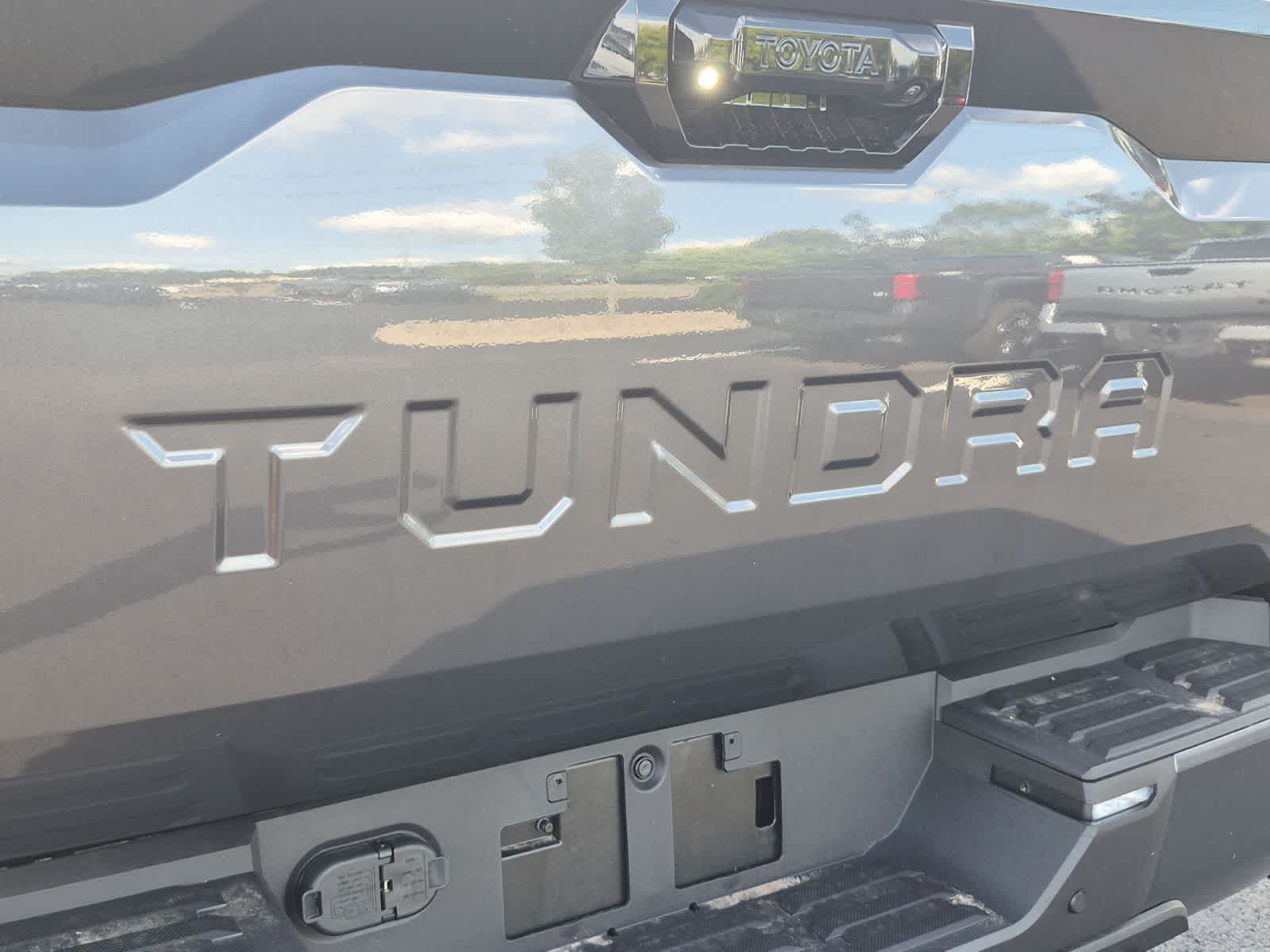 2026 Toyota Tundra Platinum - Photo 13