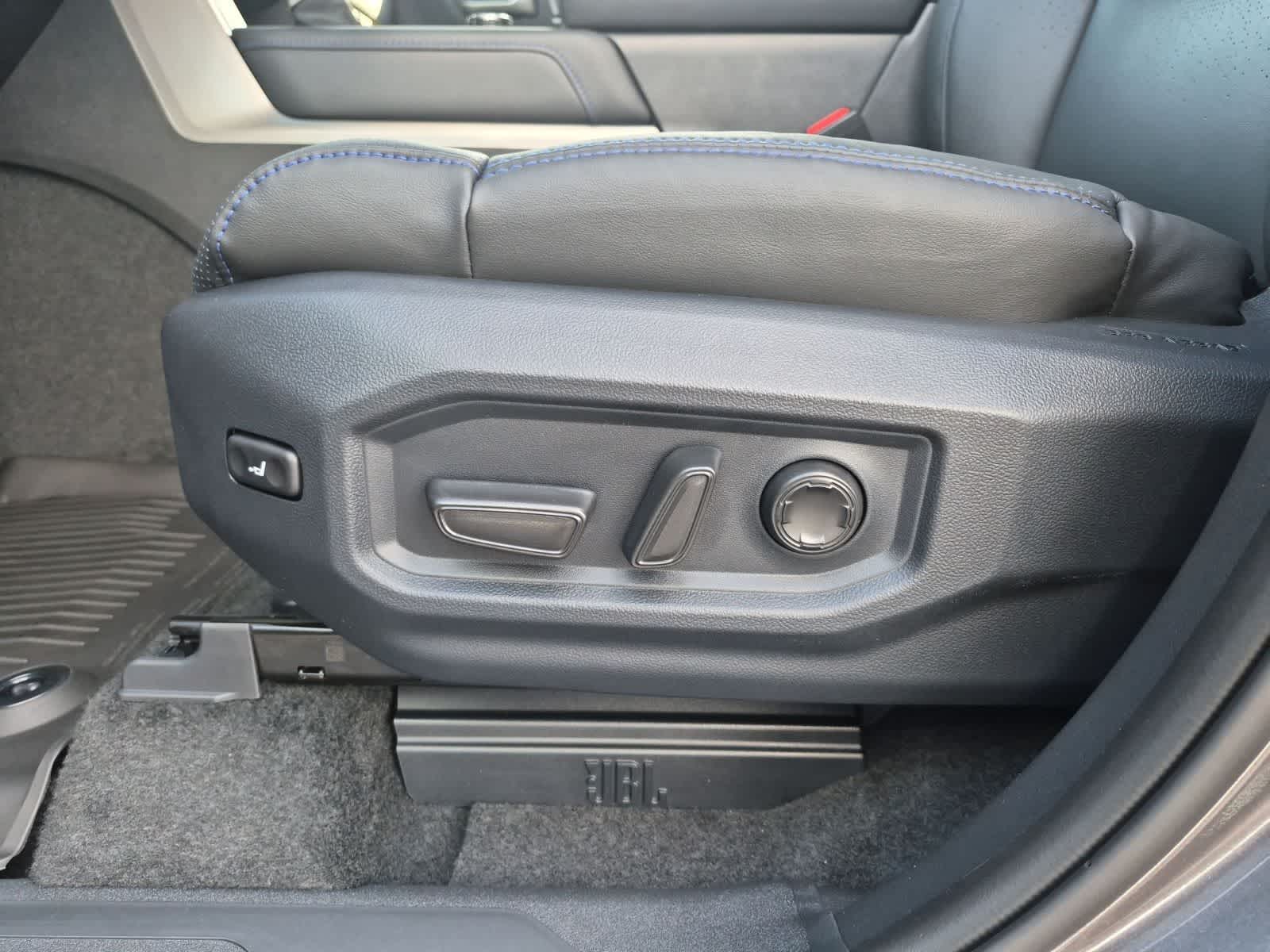 2026 Toyota Tundra Platinum - Photo 18