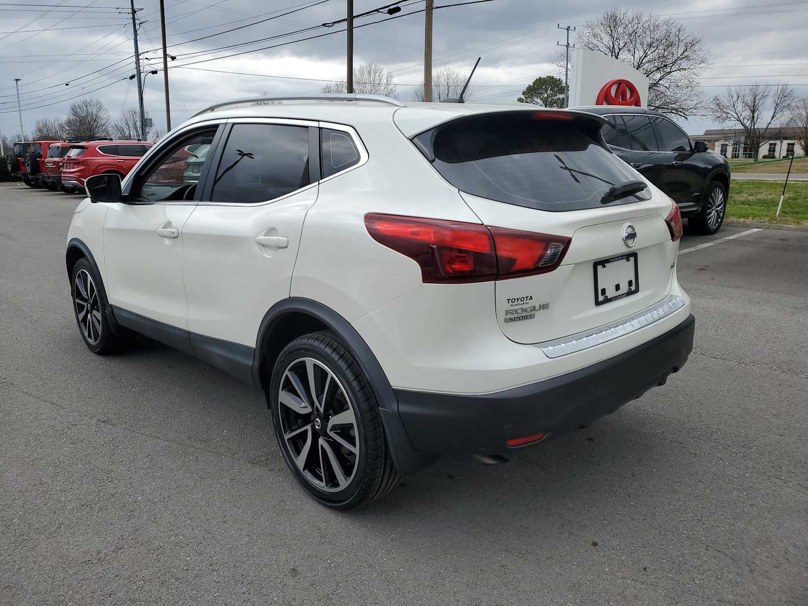 Used 2019 Nissan Rogue Sport SL with VIN JN1BJ1CP6KW524101 for sale in Gallatin, TN