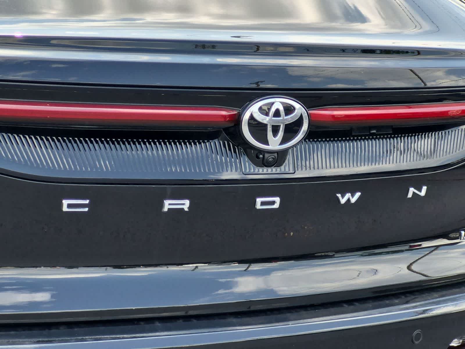 2026 Toyota Crown Limited - Photo 12